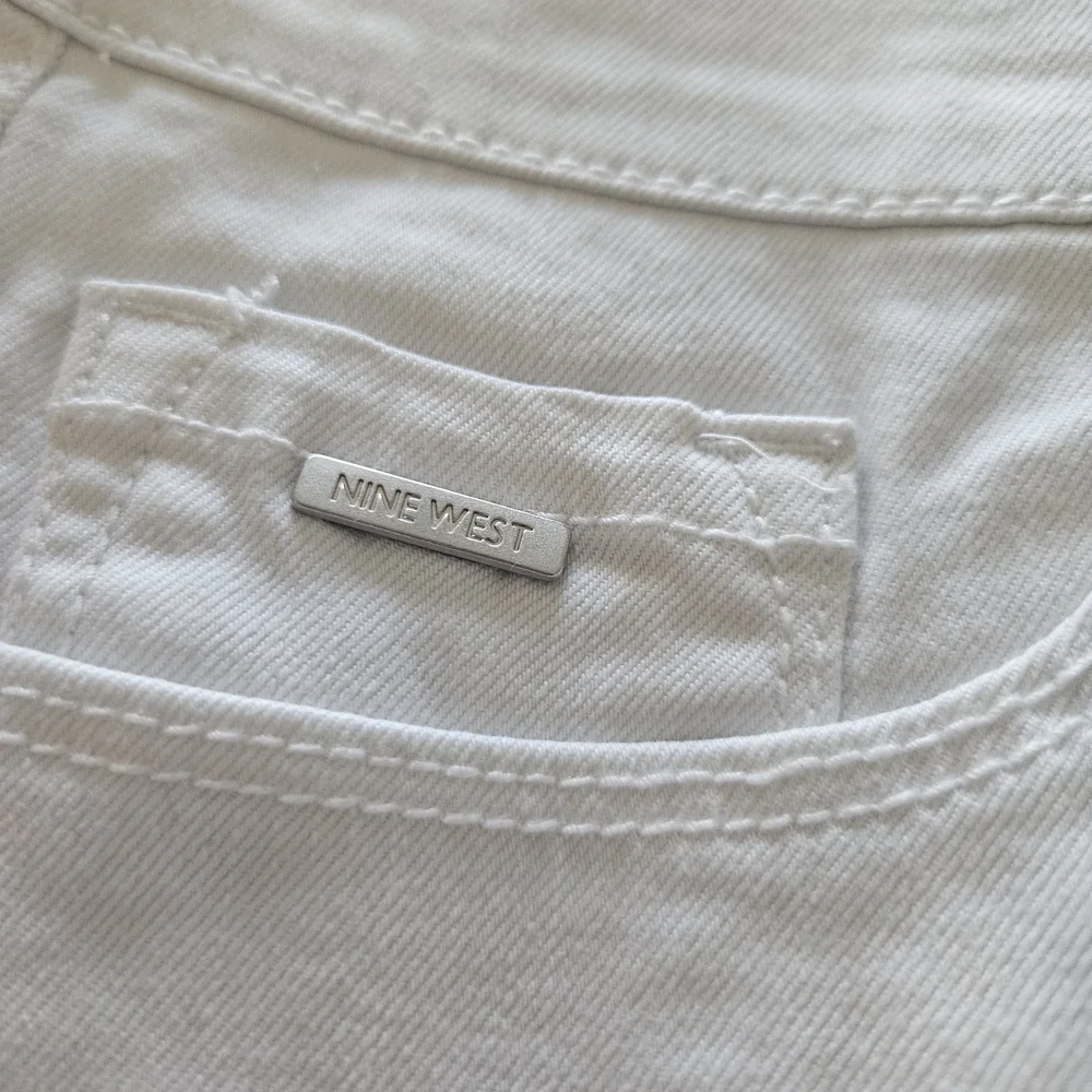 Nine West White Gramercy Shorts - Picture 5 of 7